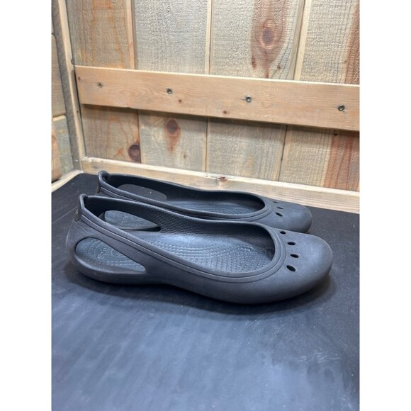 Crocs Womens Black Flats With Cutout Design Size 10 Lightweight Slip-On Shoes - Picture 1 of 7